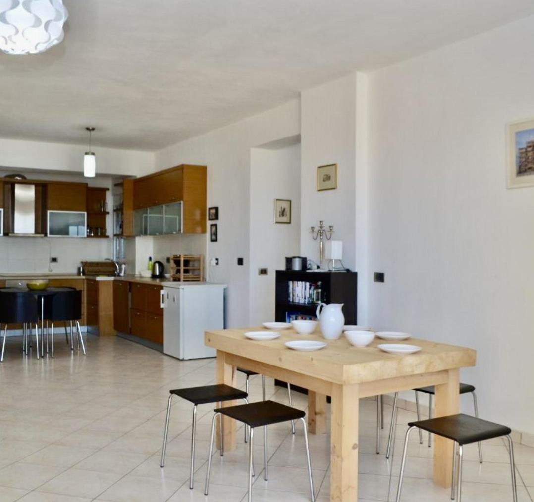Andi Apartment *