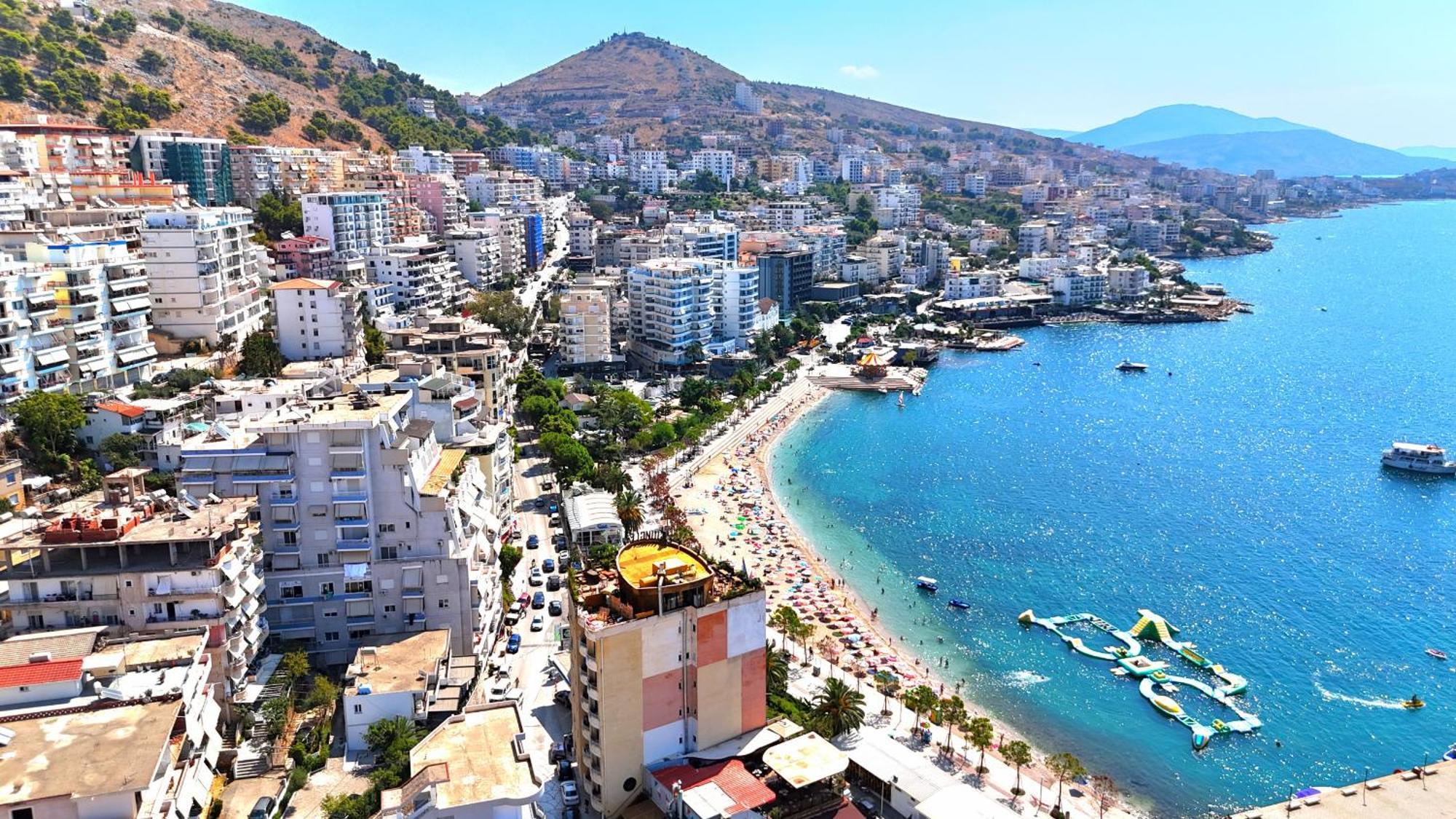 Apartment Andi Sarande